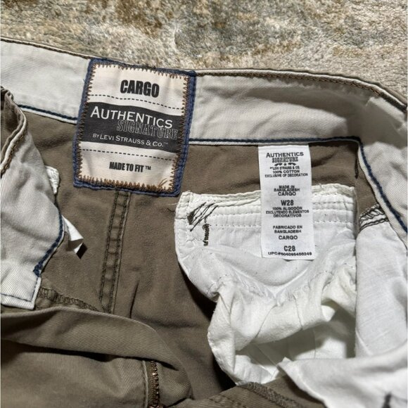 Levi Strauss & Co. Cargo Shorts - Olive Relaxed Fit Men's 28 Waist - Picture 3 of 4